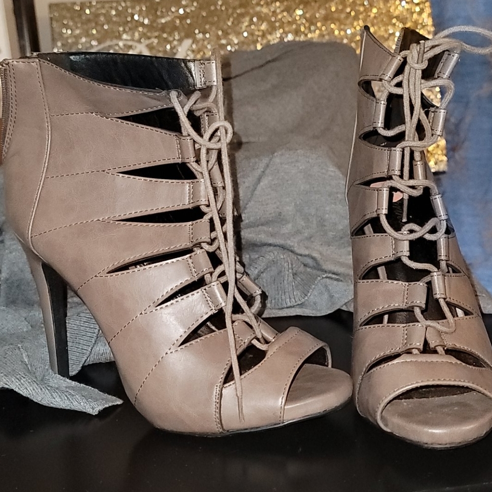 Bootie heel